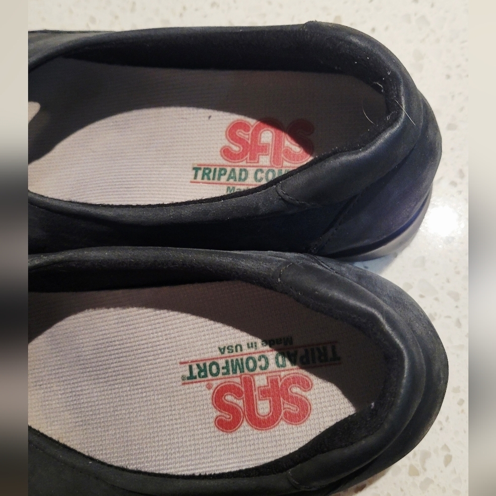 SAS Crissy Dk Gray Leather Comfort Flats with Cutout Design | Size 9 - Picture 4 of 5